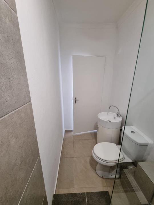 7 Bedroom House for sale in Aston Manor - 52 Dann Road - P24-117364493