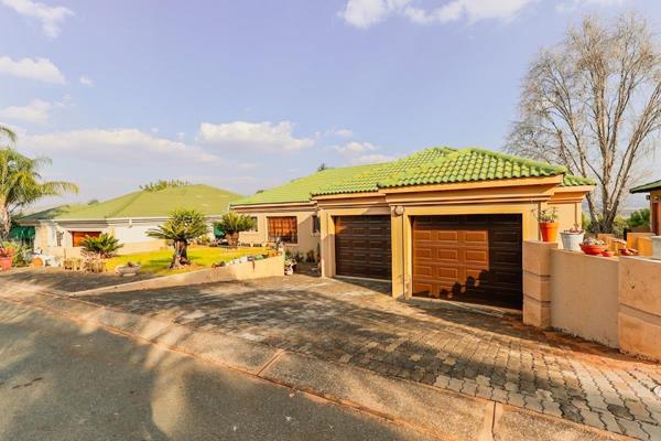 Sole and exclusive mandate!!!

Positioned within the sought-after Kosmos Ridge Estate, at the foot of the majestic Magaliesberg Mountains, this beautifully maintained home offers an ...