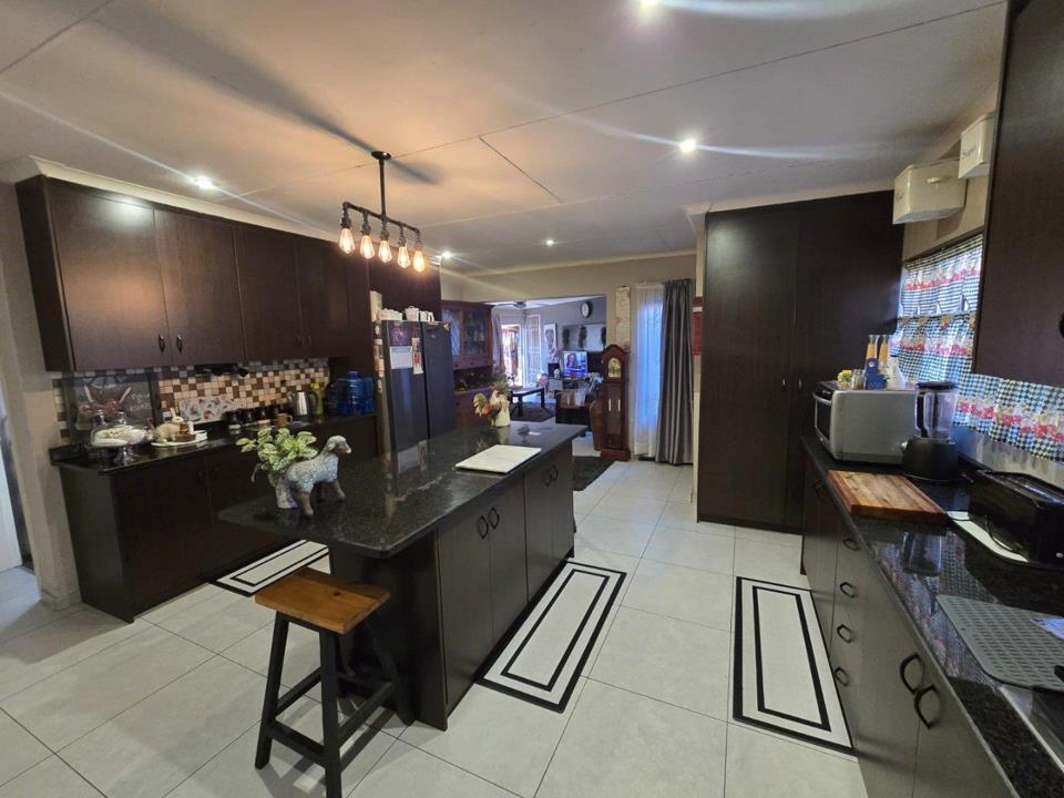 Listing number: P24-117368288, Image number: 1