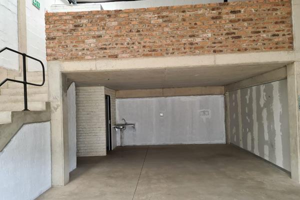 This 190m2 industrial unit to let in Cornubia offers an outstanding opportunity for small manufacturers, logistics operators ...