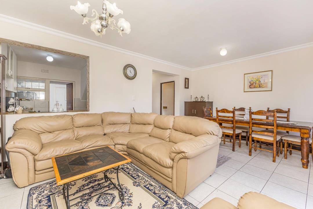 Listing number: P24-117371182, Image number: 1