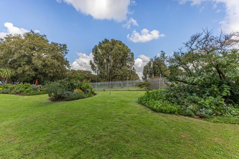 Listing number: P24-117371182, Image number: 2
