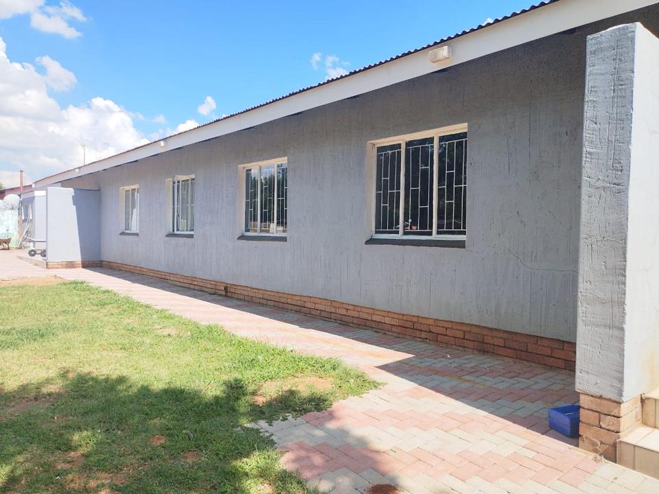 Listing number: P24-117371405, Image number: 1