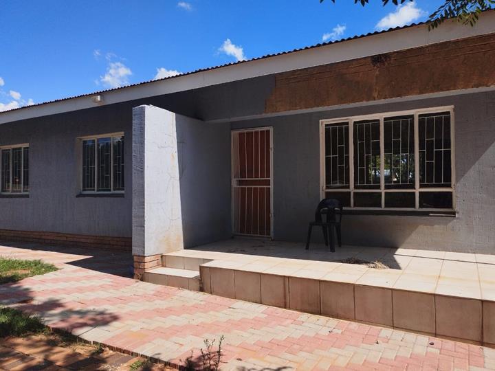 Listing number: P24-117371405, Image number: 2