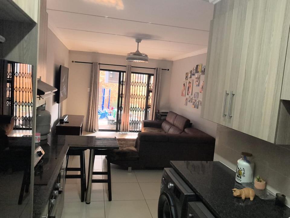 Listing number: P24-117371739, Image number: 1