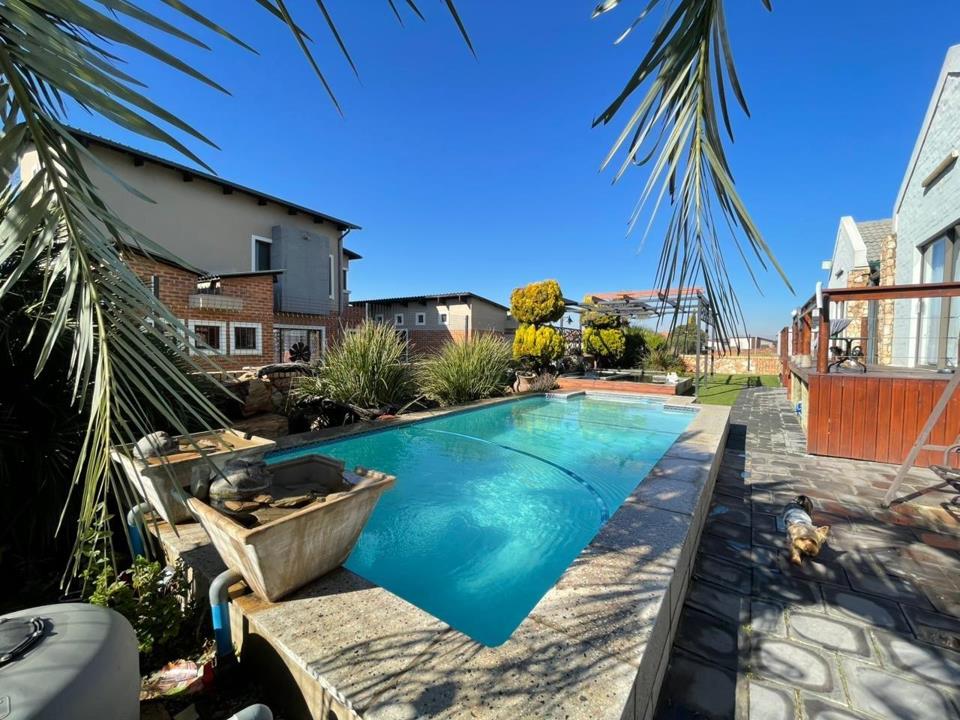 Listing number: P24-117371752, Image number: 1