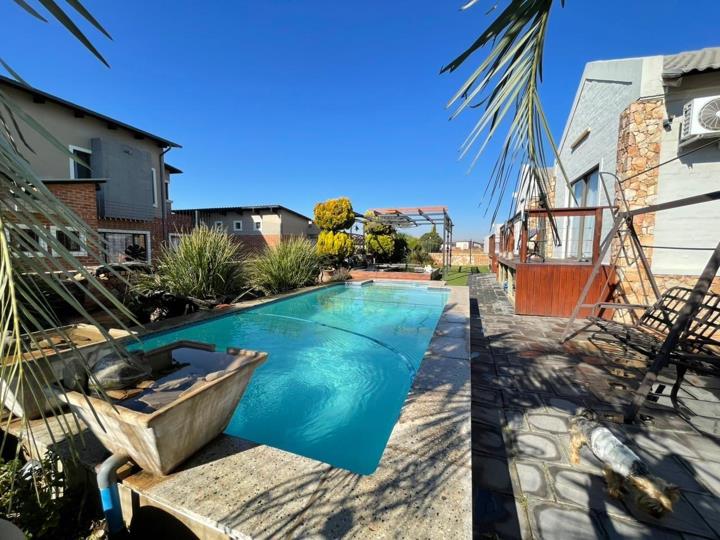 Listing number: P24-117371752, Image number: 2