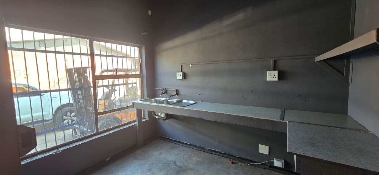 Commercial Property to Rent in Witbank Central
