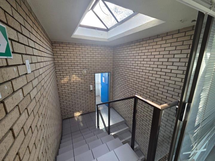 Listing number: P24-117373188, Image number: 3, 115m² Office Space To Let in Morningside