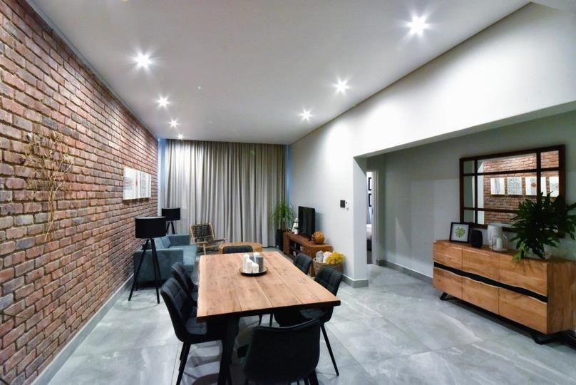 Listing number: P24-117371218, Image number: 2