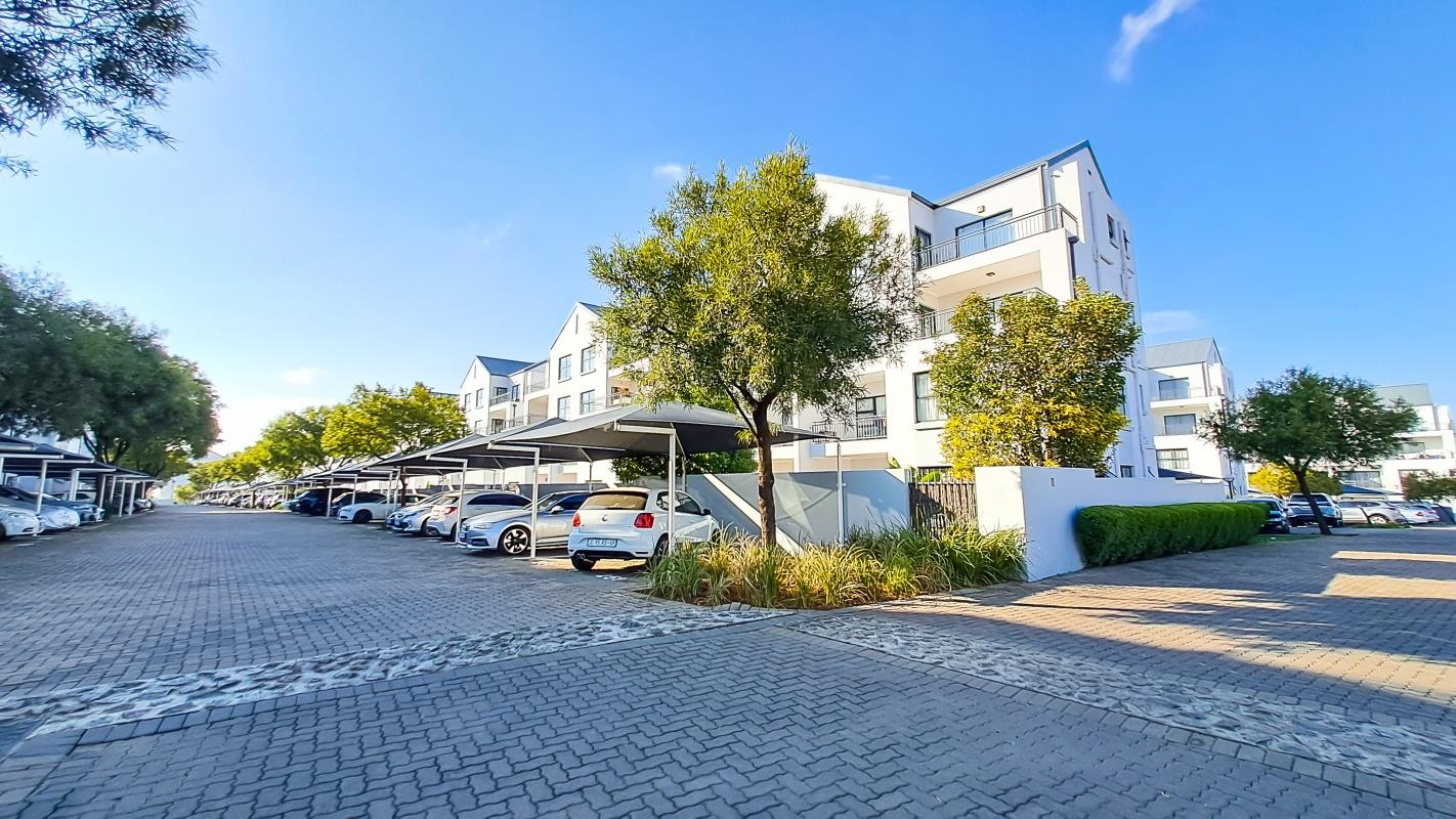 2 Bedroom Townhouse for sale in Greenstone Ridge - 1 Emerald Boulevard ...