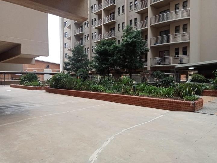 Listing number: P24-117382967, Image number: 2