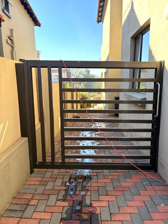 Listing number: P24-117382972, Image number: 2