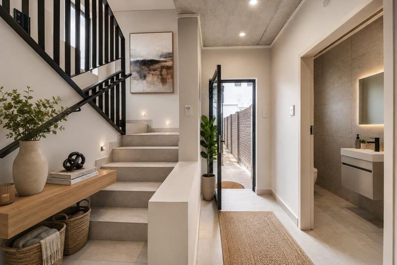 Listing number: P24-117382979, Image number: 2, Main Stairs 