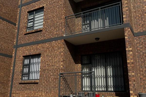 ?? FOR SALE | Heuwel Manor Estate
Discover comfortable and secure estate living with this beautiful home, perfect for families or ...