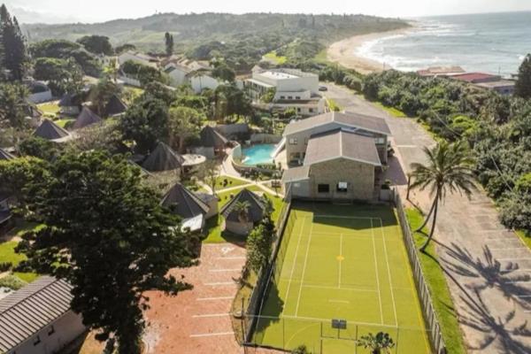 Escape to the beautiful KwaZulu-Natal South Coast with this charming 2-bedroom ...