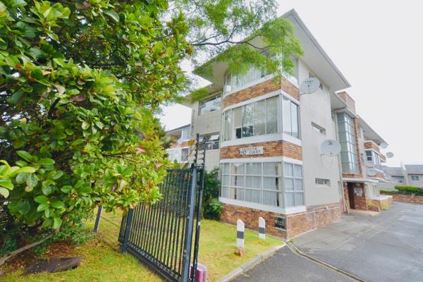 This charming 2-bedroom, 1-bathroom apartment offers comfortable living in a convenient ...