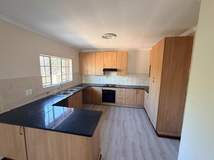 Listing number: P24-117392397, Image number: 2