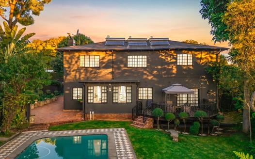 6 Bedroom House for sale in Parkview