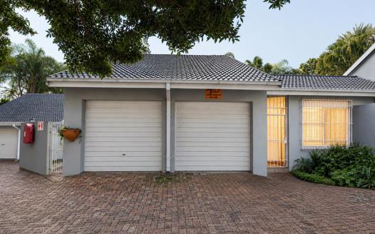 4 Bedroom Townhouse for sale in Waterkloof Glen