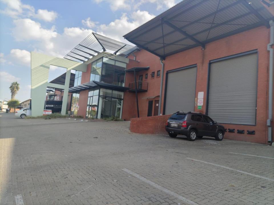 Listing number: P24-117396800, Image number: 1