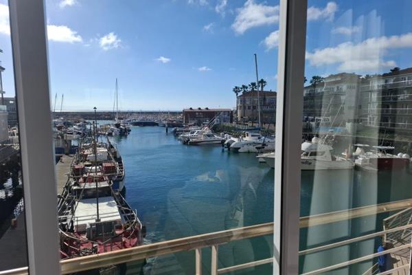 Stylish Self-Catering Apartment with Harbour Views and Nearby Beach Access 

AVAILABILITY UP TO THE MORNING OF 27 DECEMEBER 2026. ...