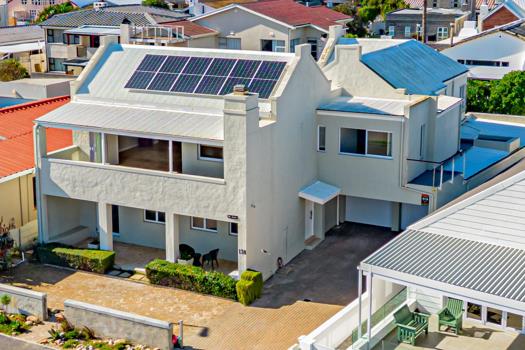 5 Bedroom House for sale in Melkbosstrand Central