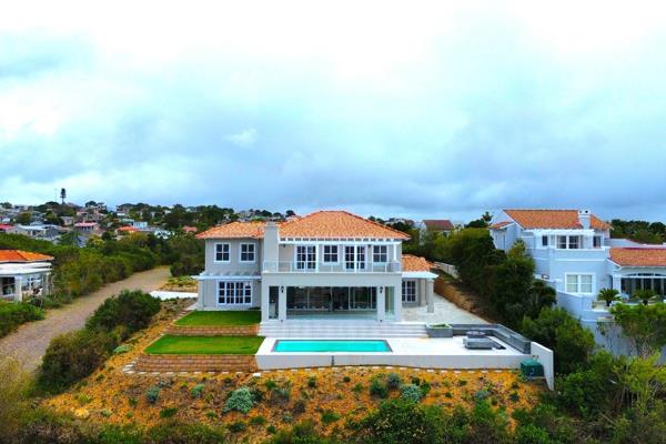 Stunning Sea and Robberg Point Nature Reserve Views!!

EXCLUSIVE MANDATE

This ...