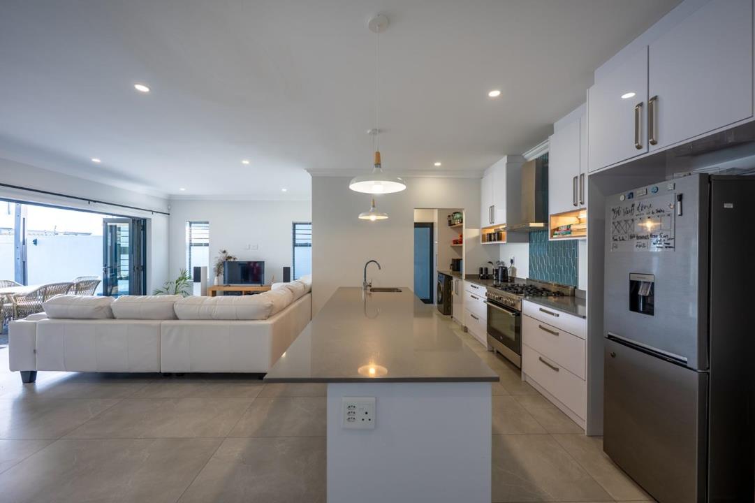 Listing number: P24-117402569, Image number: 1