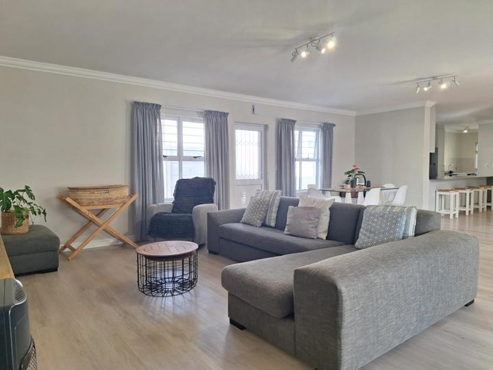 Listing number: P24-117404438, Image number: 2