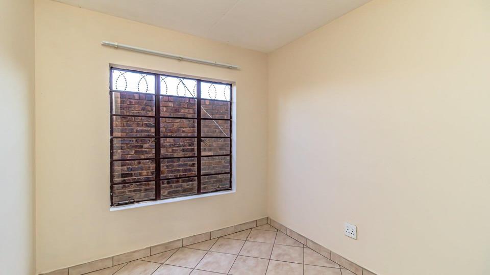 Listing number: P24-117716632, Image number: 2