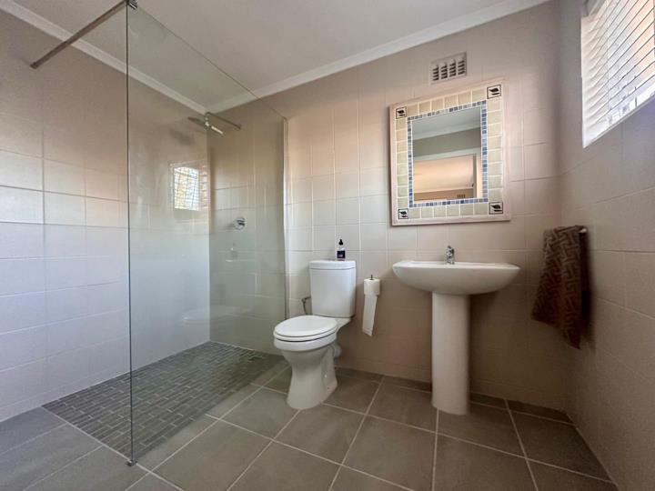 Listing number: P24-116070724, Image number: 2