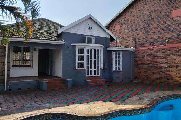 Discover this charming townhouse located in the desirable Musgrave area of Durban. This ground-floor unit boasts 2 spacious bedrooms ...