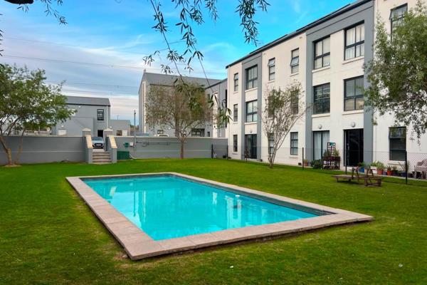 This well-maintained 2-bedroom, 1-bathroom apartment is perfectly positioned within a secure and sought-after estate. Designed for ...