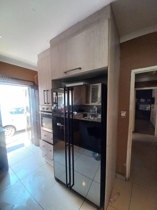 Listing number: P24-117410558, Image number: 2