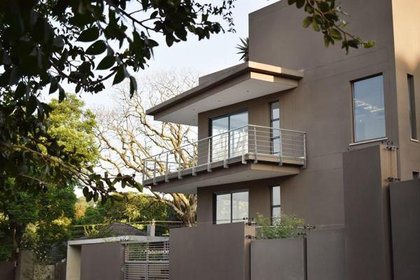 Nestled in the prestigious suburb of Westcliff, Johannesburg, this exceptionally modern apartment offers a seamless blend of luxury ...