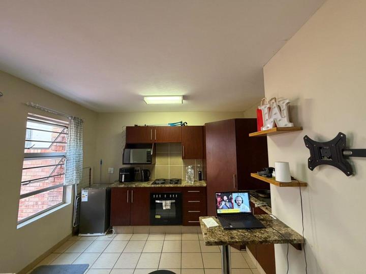 Listing number: P24-117414698, Image number: 2