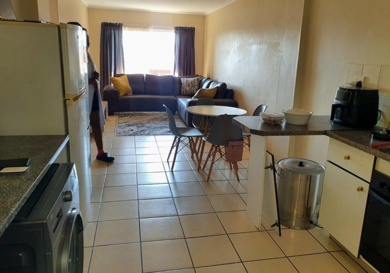 Listing number: P24-117416653, Image number: 3, Kitchen