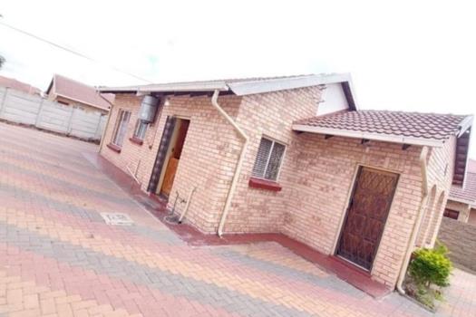 3 Bedroom House for sale in Madiba Park