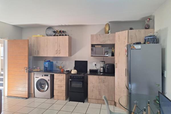 This modern and stylish home offers a comfortable and convenient lifestyle in a prime location.
3 spacious bedrooms, each equipped with ...
