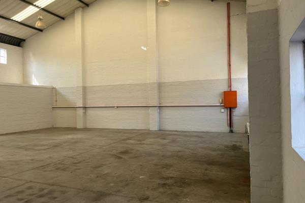 Warehouse Space in Park Rynie
 This 200 square metre warehouse space offers practical ...
