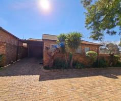Townhouse for sale in Olivedale