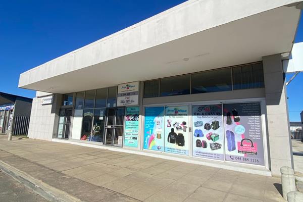 308,53m2 in a prime location available for rent.
The property has fantastic visibility with street frontage.
The entrance is light ...