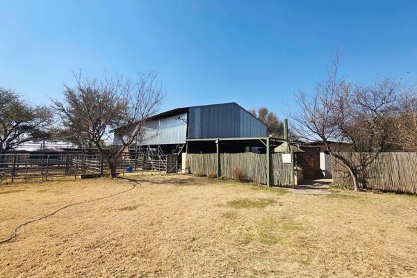 Location, location, location!!!
Very well located 30.55 ha farm near modimolle!!!
Located just out of town corner of R101 &amp; R33. ...
