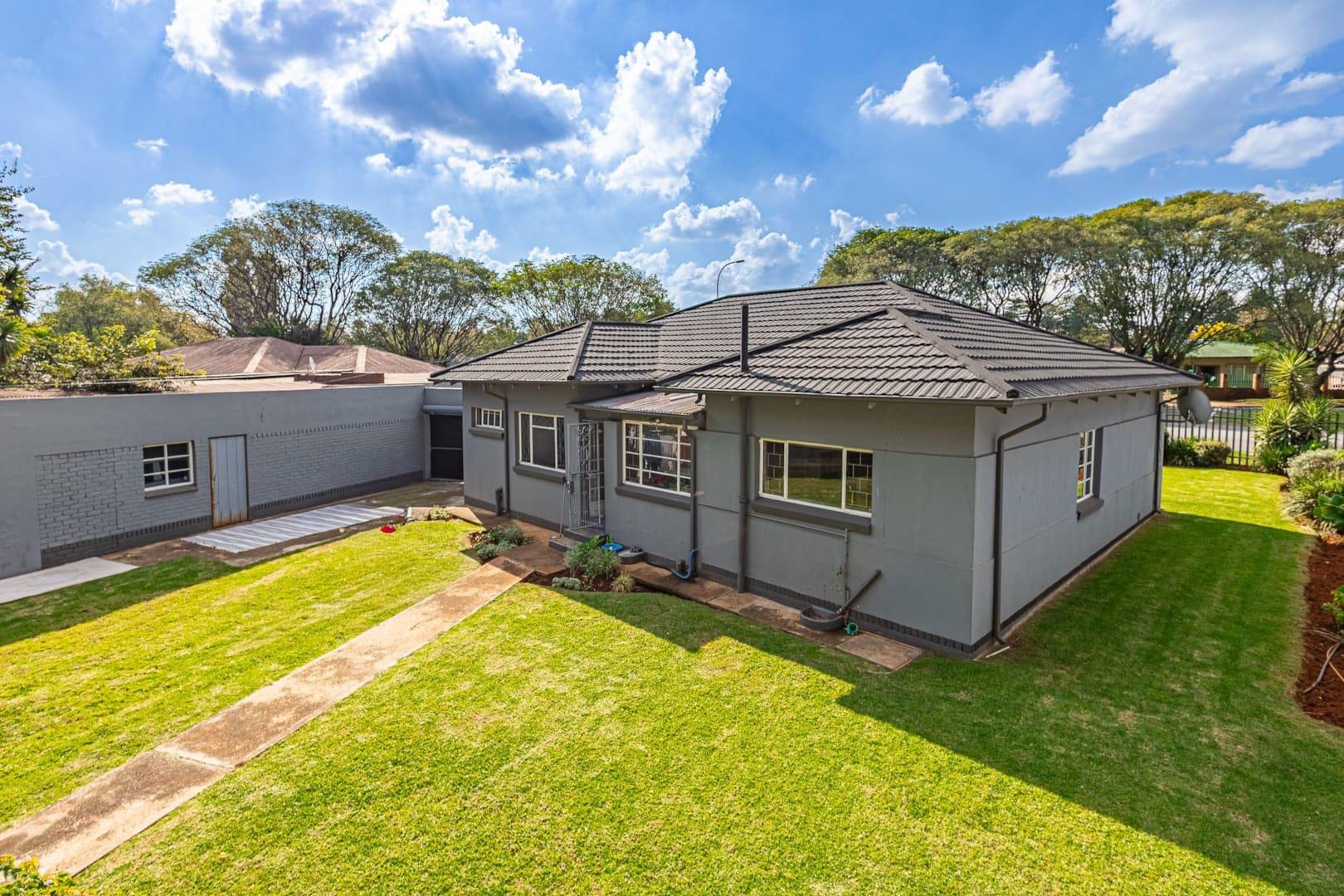 3 Bedroom House for sale in Dalview - P24-117183979