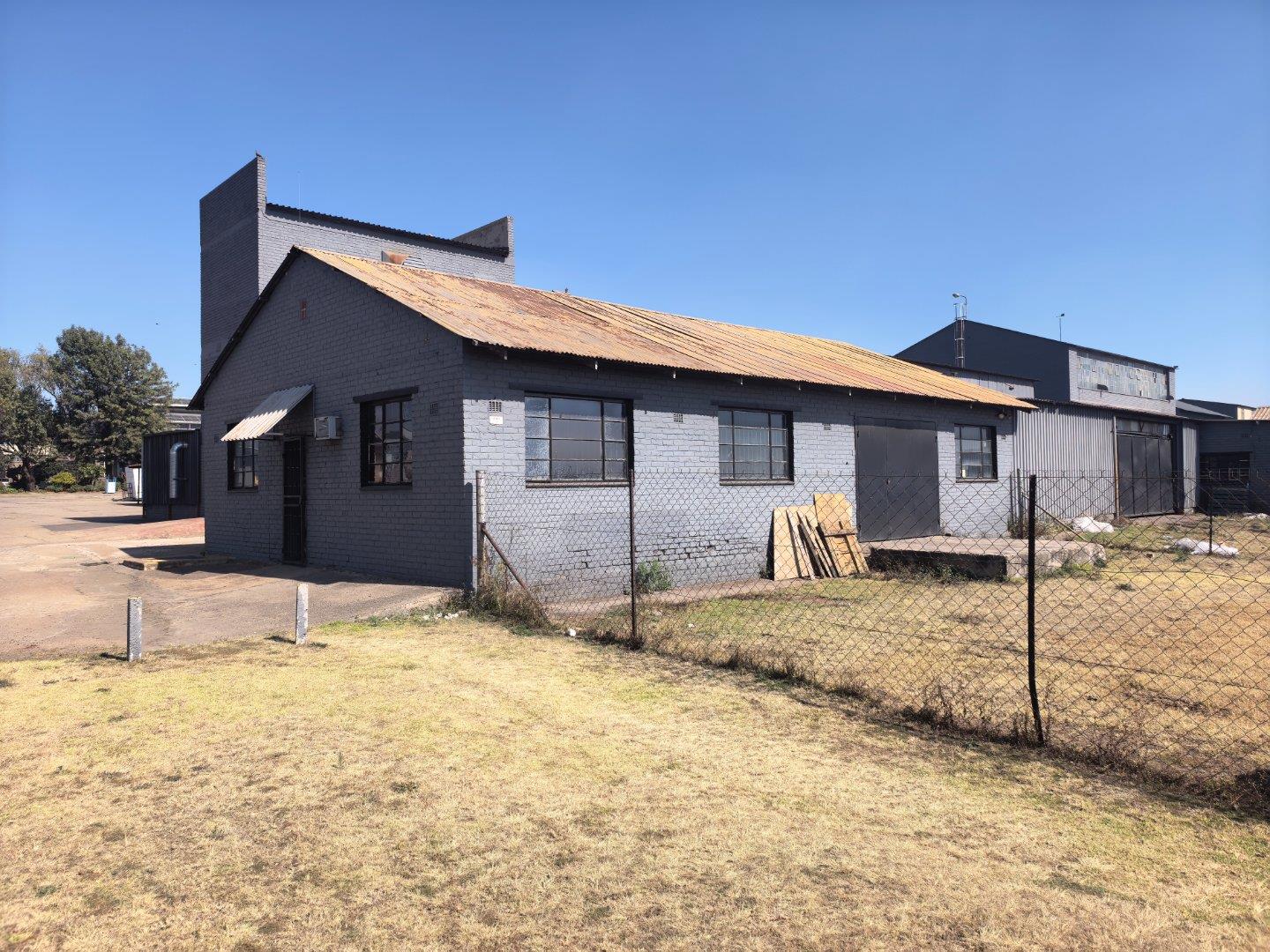 Industrial Property to Rent in Witbank Central