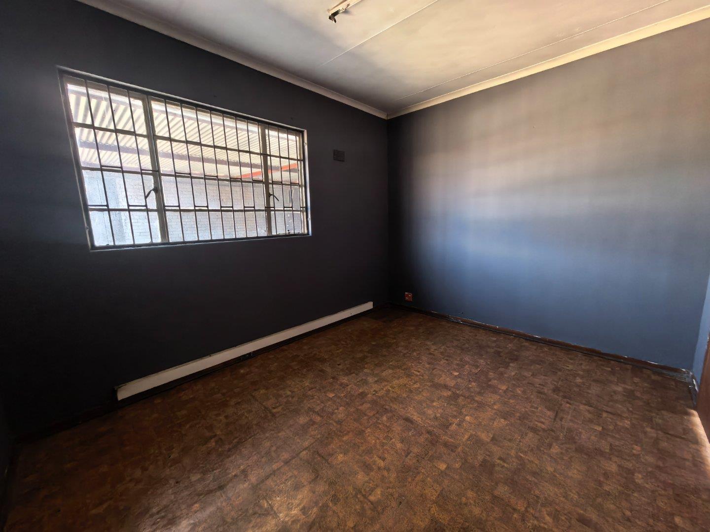 Industrial Property to Rent in Witbank Central