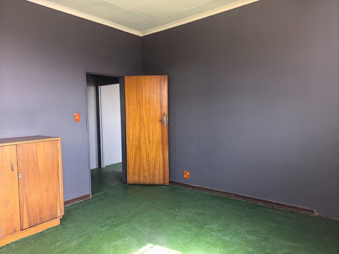 Industrial Property to Rent in Witbank Central