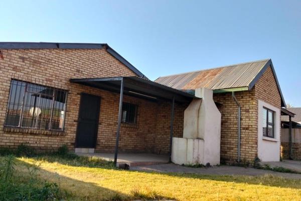 3-Bedroom Family Home to Rent – Secure &amp; Pet-Friendly
This neat and well-maintained 3-bedroom, 1-bathroom home offers comfortable ...