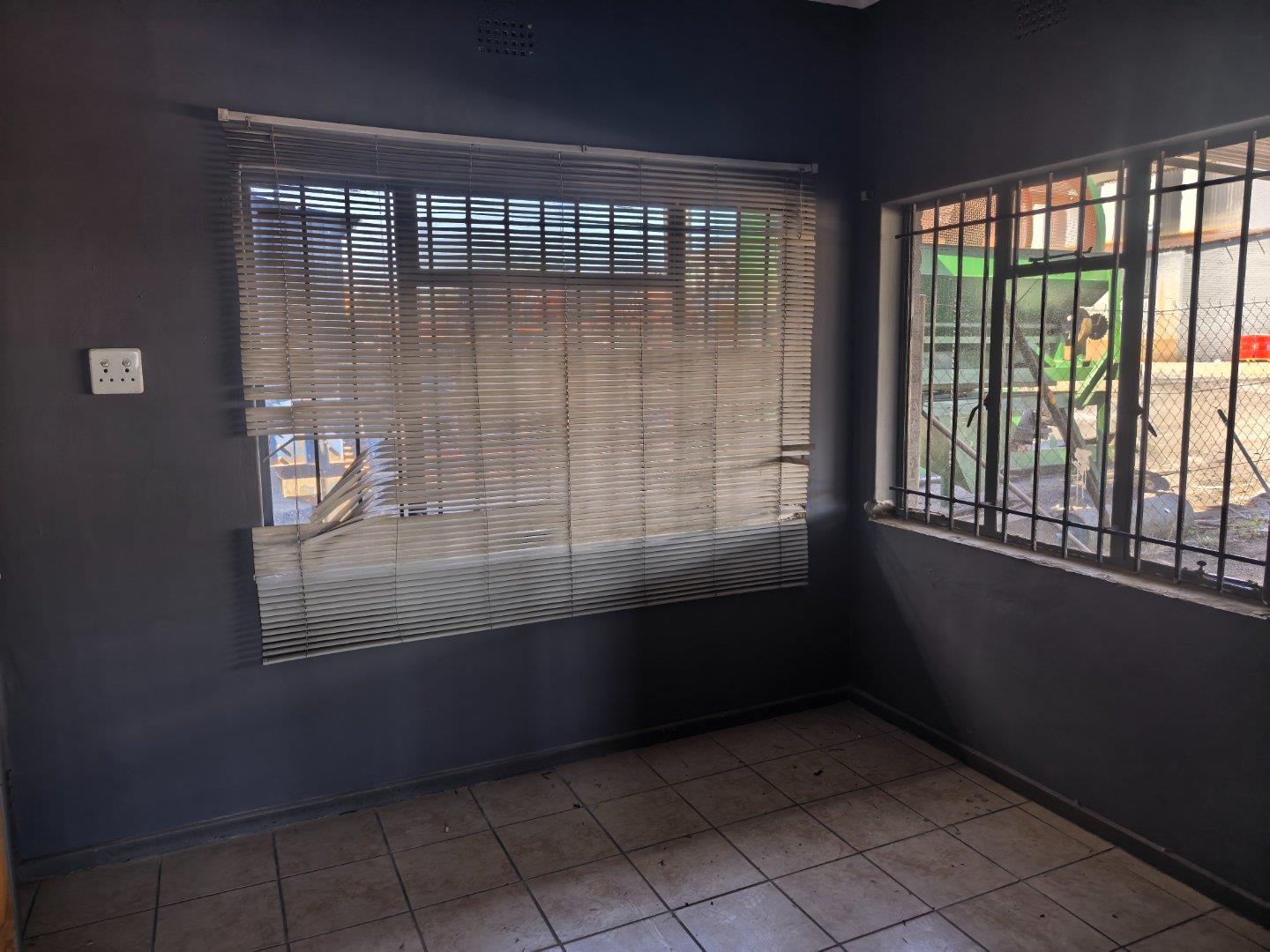 Industrial Property to Rent in Witbank Central